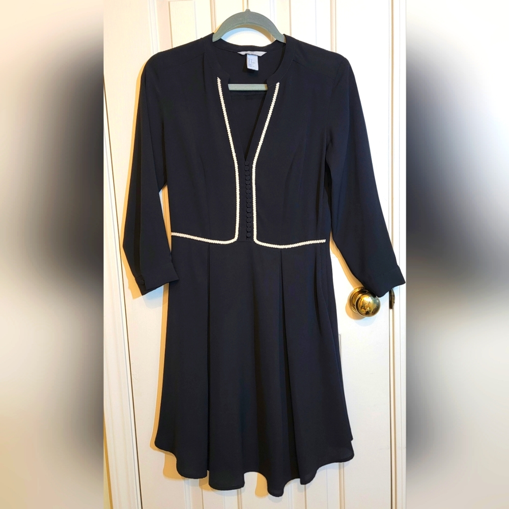 H&M sz 8 long sleeved dress with white ricrac & button detail in front